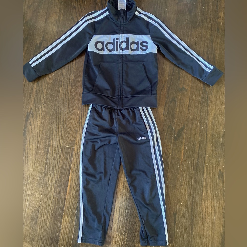 Adidas track suit size 5 black